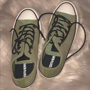 NEVER WORN! suede converse!